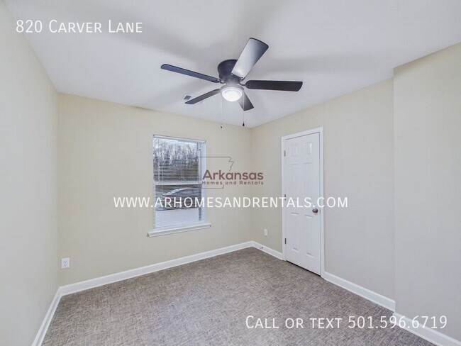 Building Photo - 820 Carver Ln