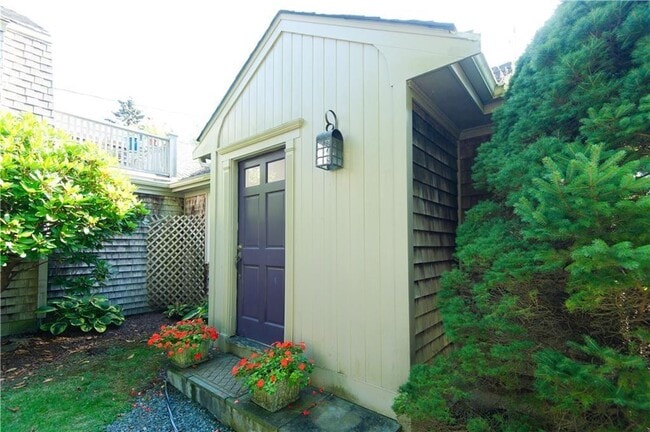 Building Photo - 615 Buena Vista Ave