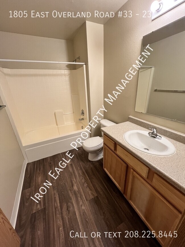 Building Photo - 1805 E Overland Rd