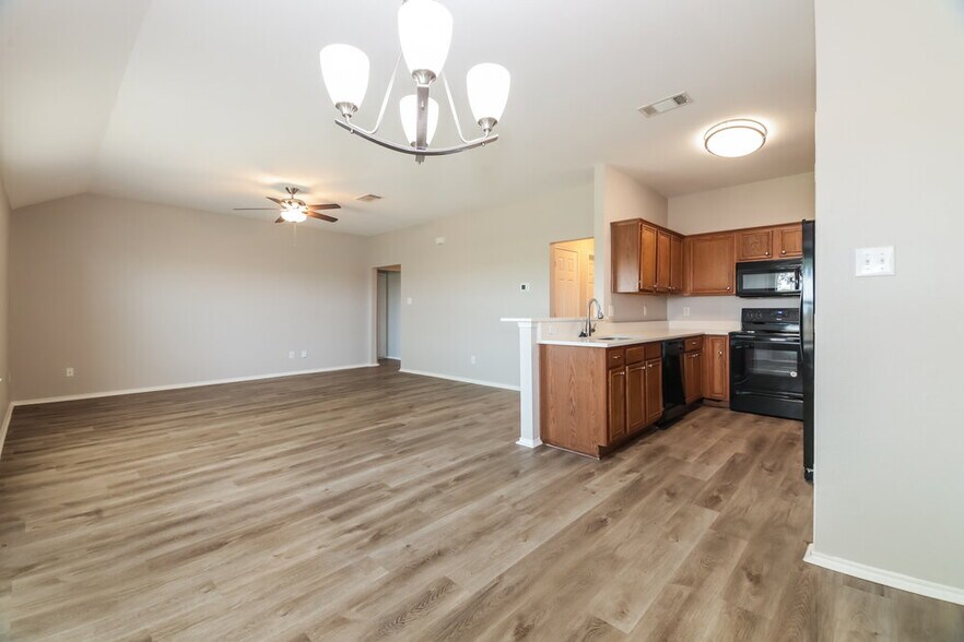 Building Photo - 120 Meadow View Ln
