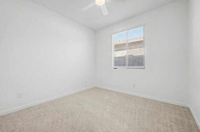 Building Photo - 25291 W Hidalgo Ave