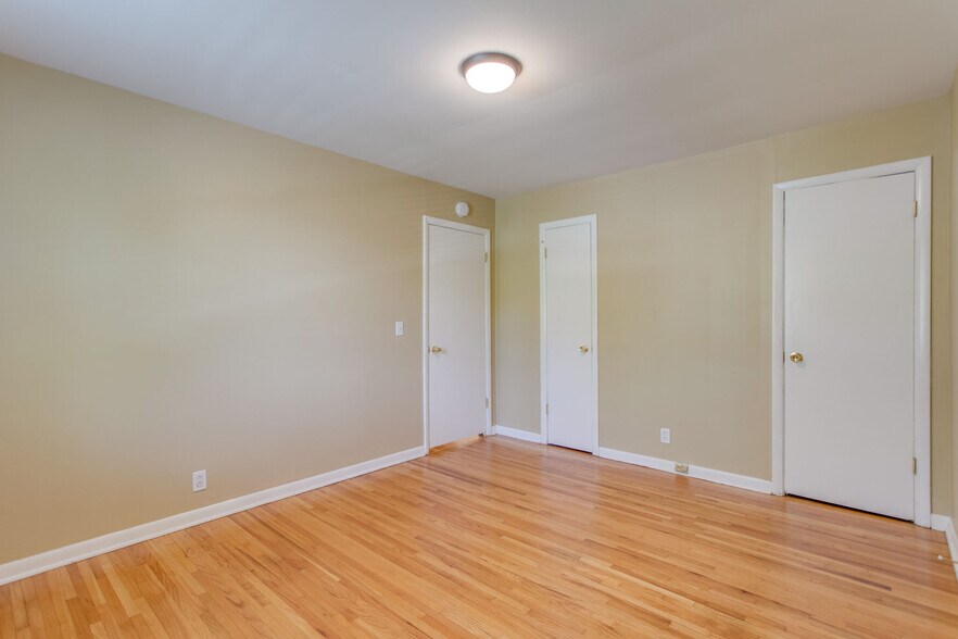 Building Photo - 637 Lischey Ave