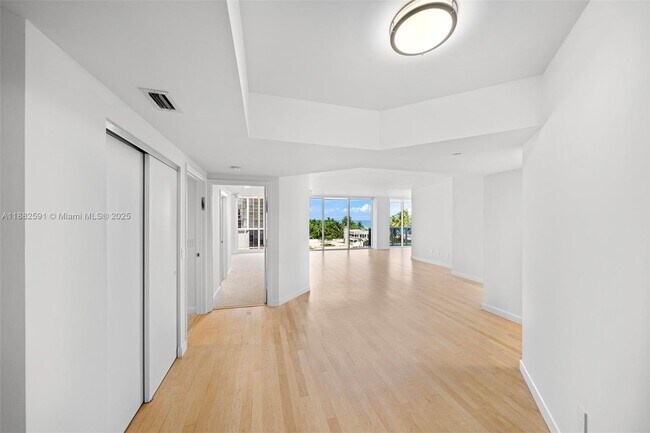 Building Photo - 4779 Collins Ave