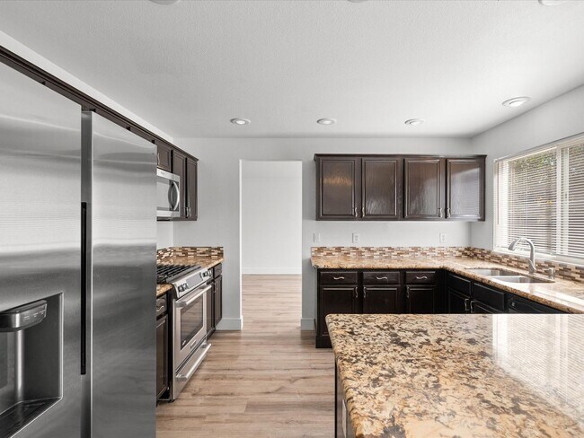 Building Photo - Newly Renovated 4 Bedroom Home with Gorgeo...