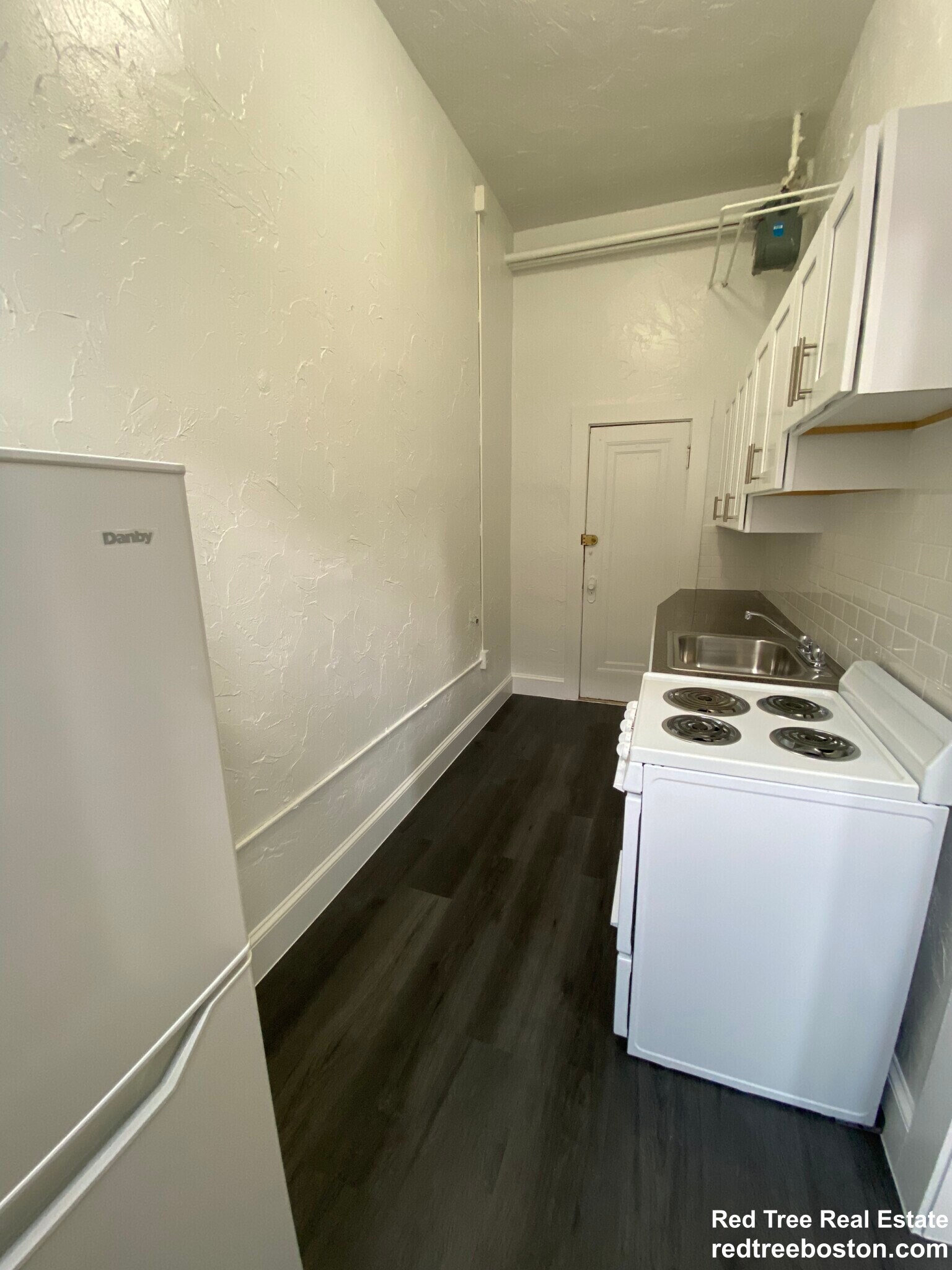 Building Photo - 99 Brainerd Rd