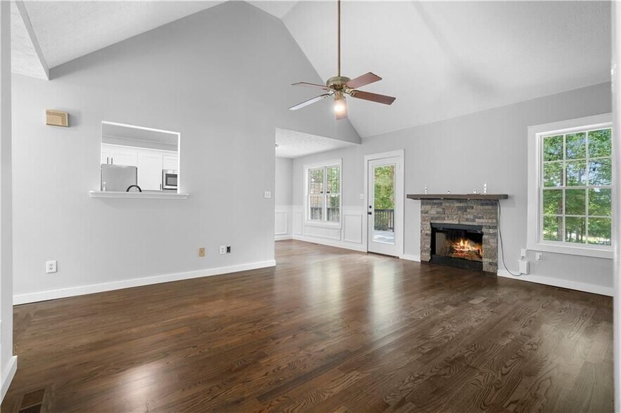 Building Photo - 141 Poplar Way