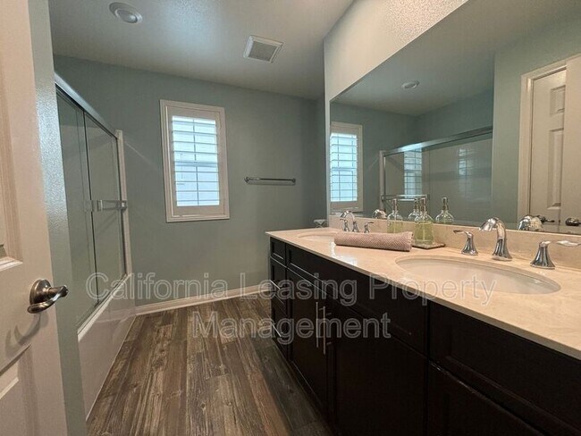 Building Photo - 27470 Poppy Ct