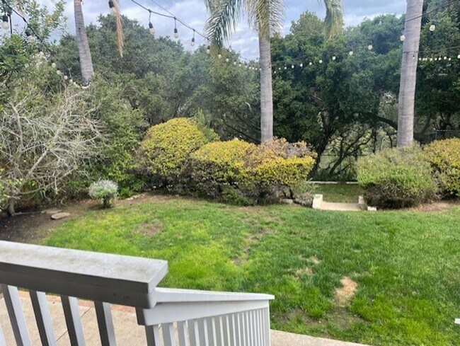 Building Photo - Charming 3 Bedroom 2.5 Bath home in Pismo Heights