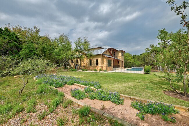 Building Photo - 16009 Pontevedra Pl