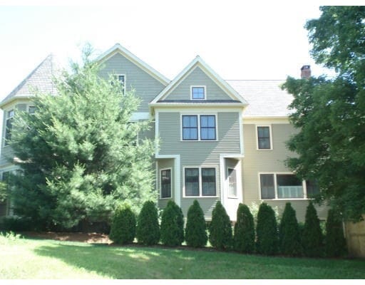 Building Photo - 176 Waltham St