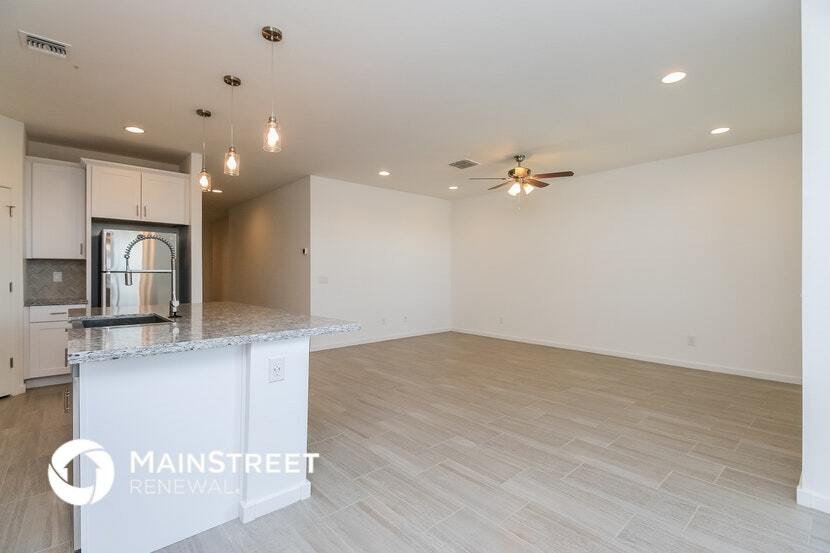 Building Photo - 4504 Stonecrop Dr