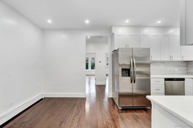 Building Photo - 251 E 46th St