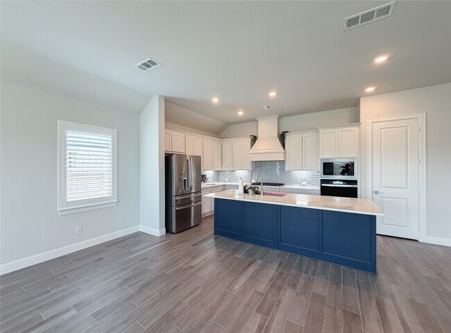 Building Photo - 13203 Wood Leaf Pk