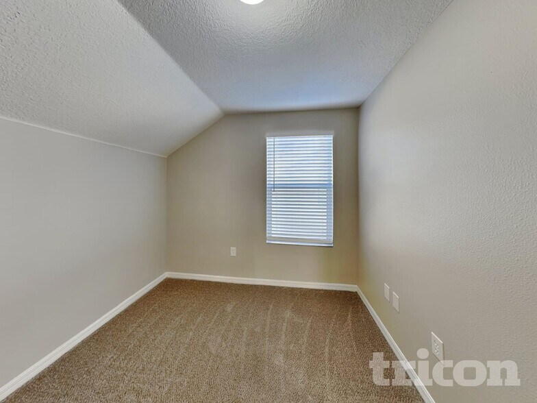 Building Photo - 3919 Day Bridge Pl