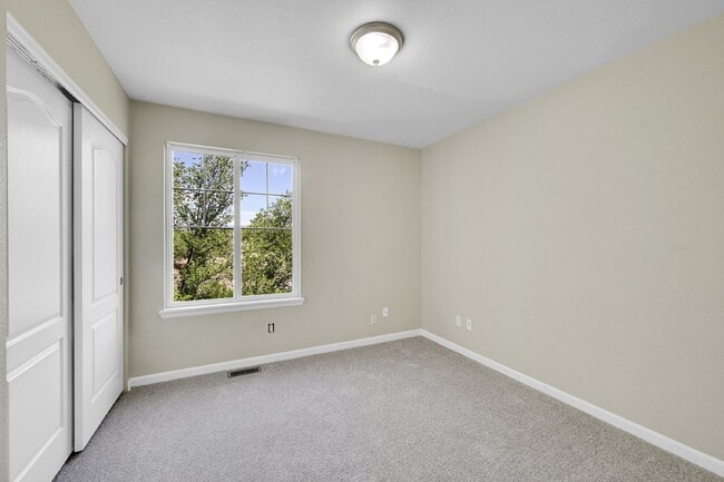 Building Photo - $1,995 - 4 Bed,2.5 Bathroom Home  in Colorado Springs with in Unit Laundry and Fenced in yard!