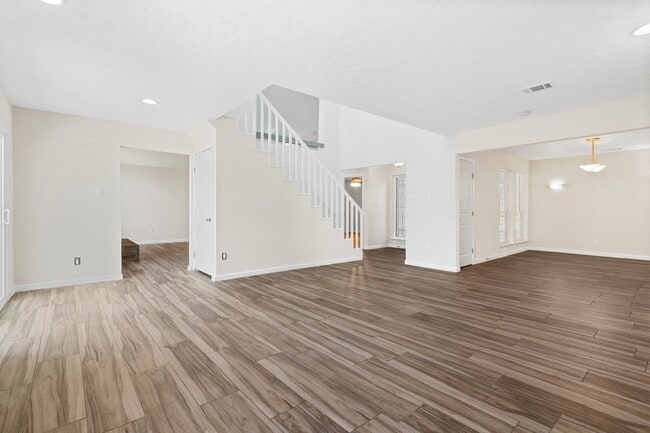 Building Photo - 4510 Hidden Springs Dr