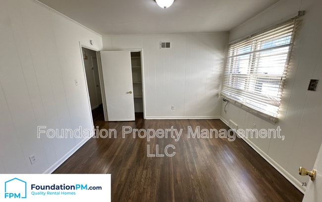 Building Photo - 4937 Fairfield Cir