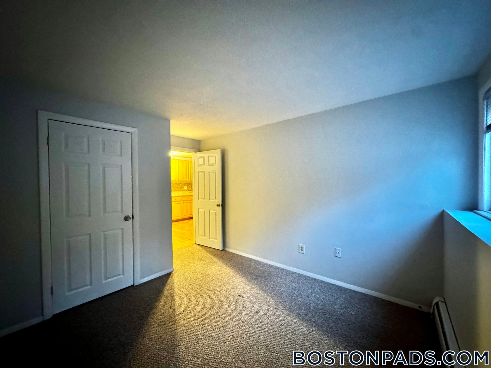 Building Photo - 715 N Main St