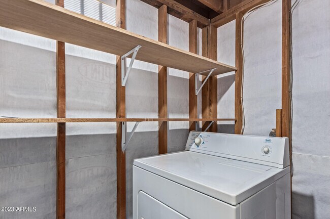 Building Photo - 10612 W Oakmont Dr