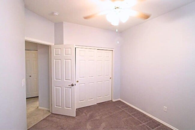 Building Photo - 6261 S Mesa Vista Dr