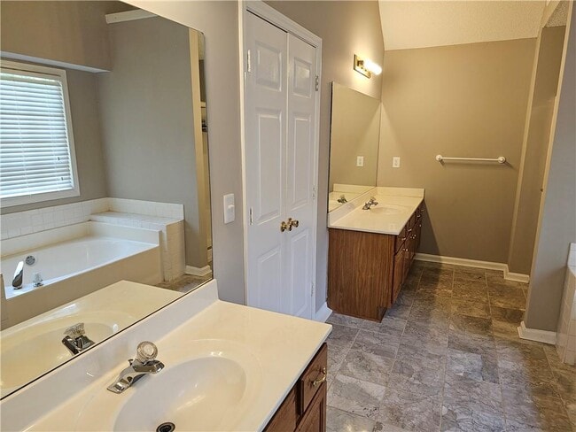 Building Photo - 2639 Summerfield Way NW
