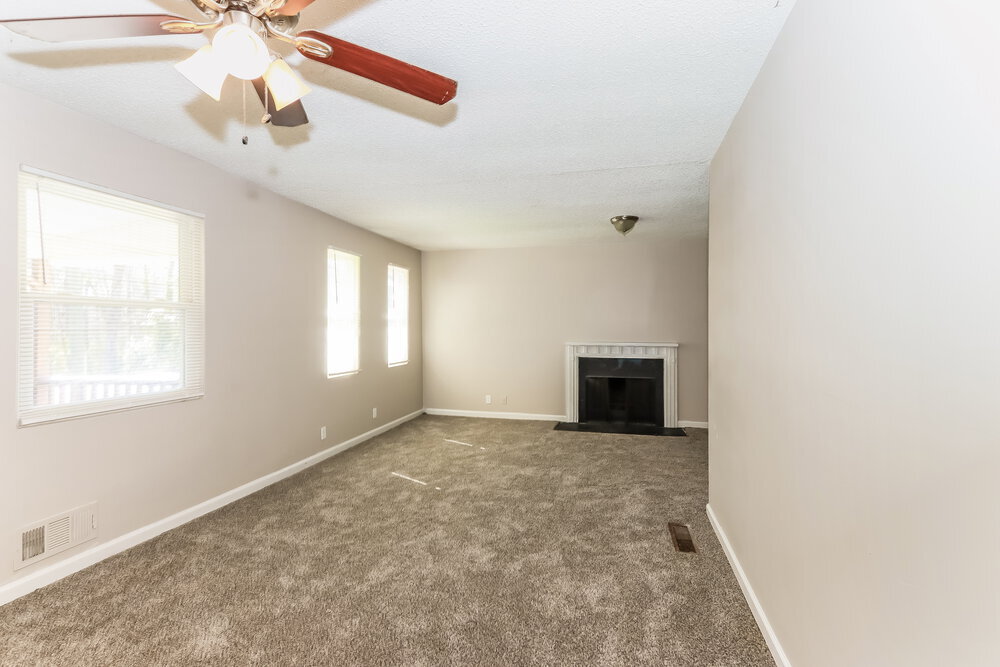 Building Photo - 429 Azalea Dr