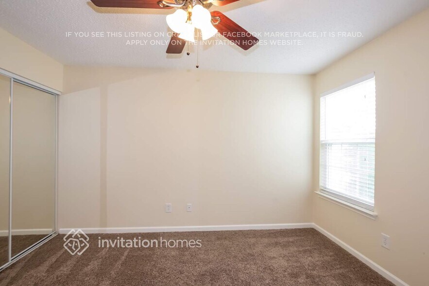 Building Photo - 10728 Glenluce Ave