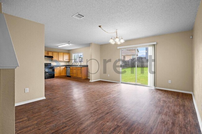 Building Photo - 1836 Vineridge Ln