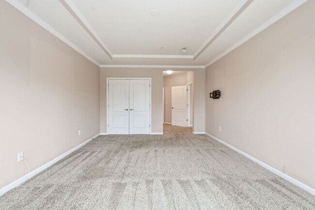 Building Photo - Welcome to your new home at The Villas at Eastgate!