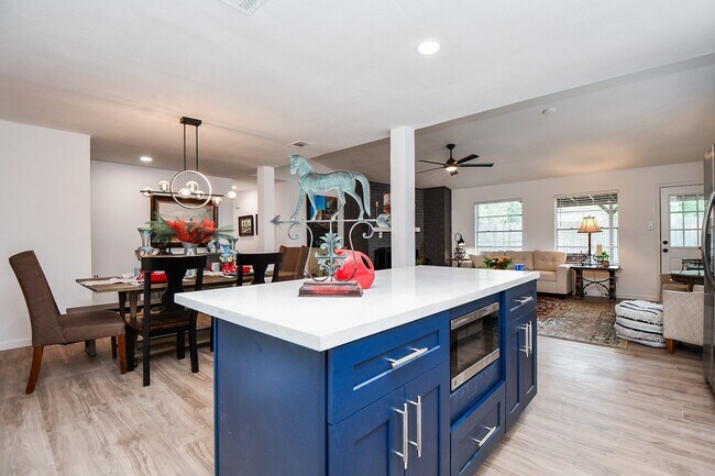 Building Photo - 23931 Pepperrell Pl St