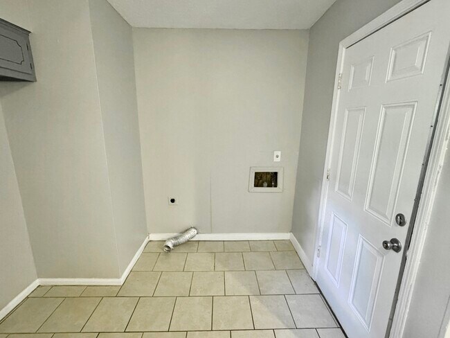 Building Photo - 2511 Frayser Blvd