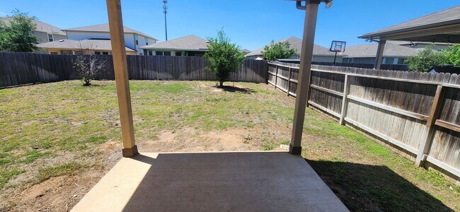 Building Photo - Redland Rd/281 Sienna Subdivision