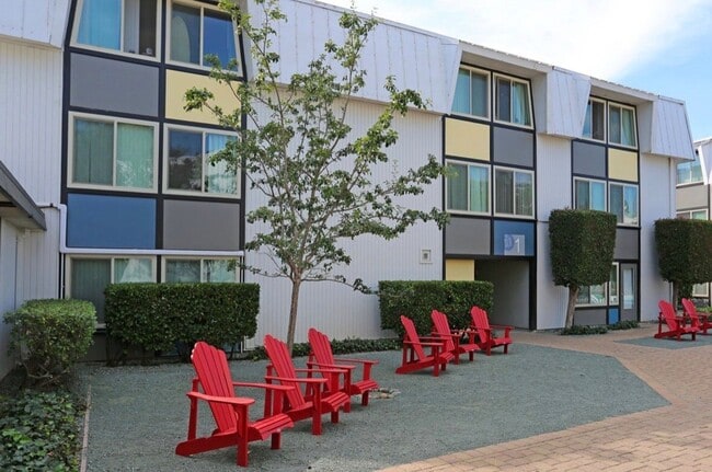 Building Photo - 1050 Foothill Blvd