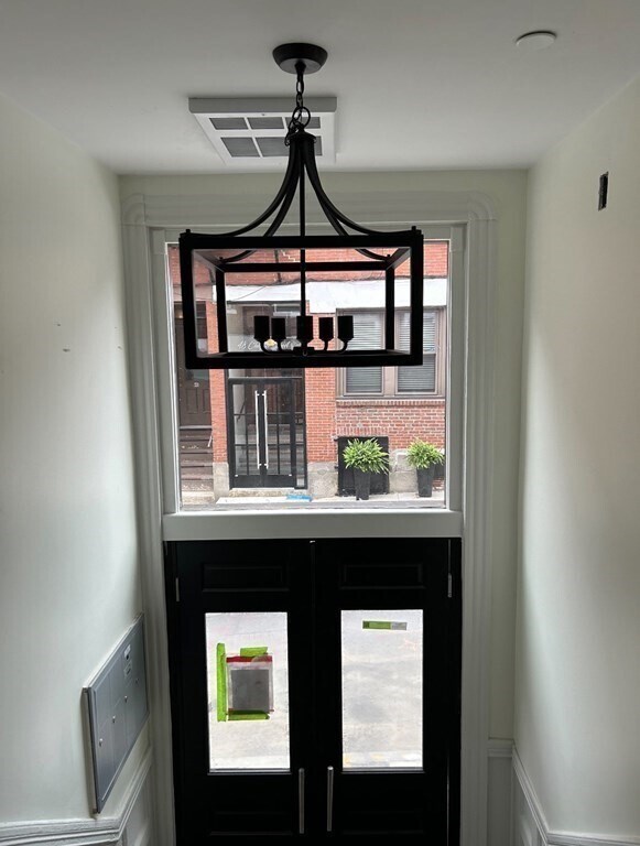 Building Photo - 43 Charter St