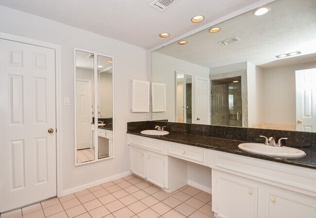 Building Photo - 3107 Barnhill Ln