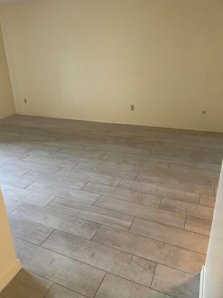 Building Photo - 617 Ixoria Ave