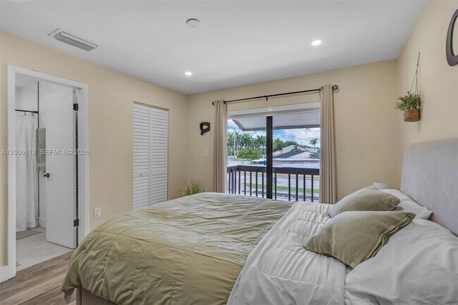 Building Photo - 5725 SW 132nd Ct