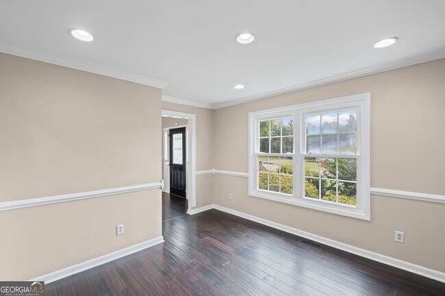 Building Photo - 2680 Nicholas Ct NE