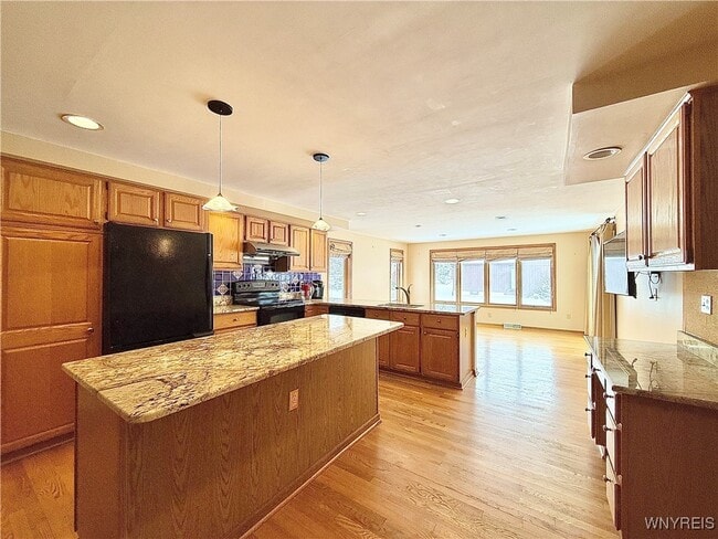 Building Photo - 8 Hummingbird Ln