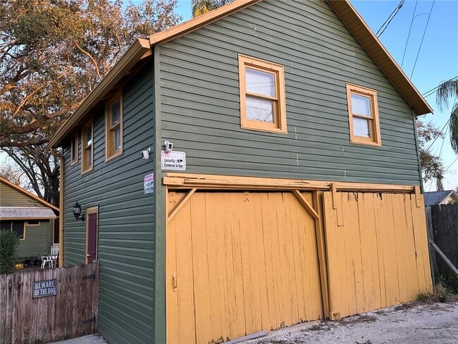 Building Photo - 15 1/2 N 4th St