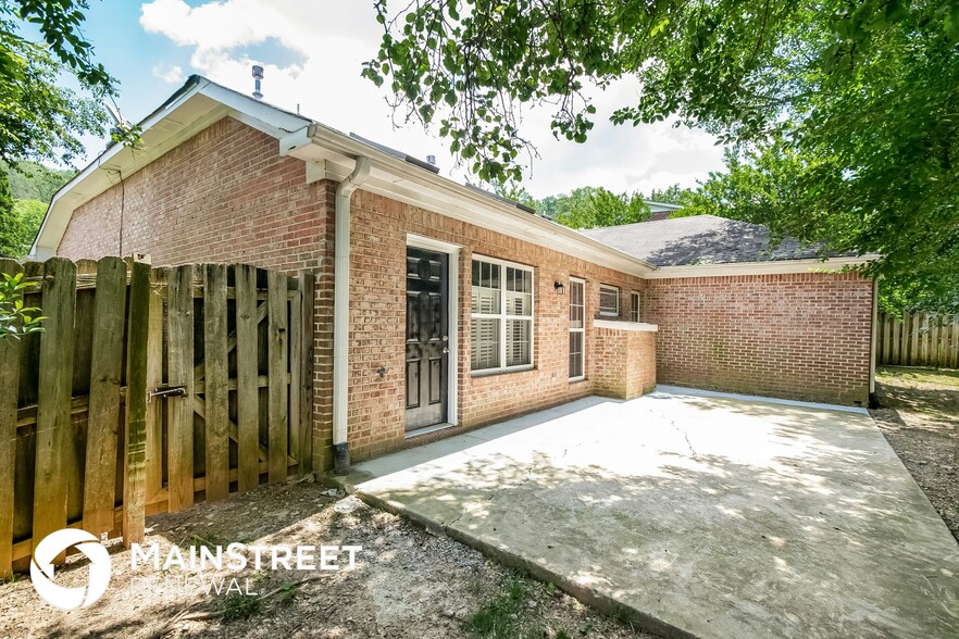 Building Photo - 105 Lenox Dr