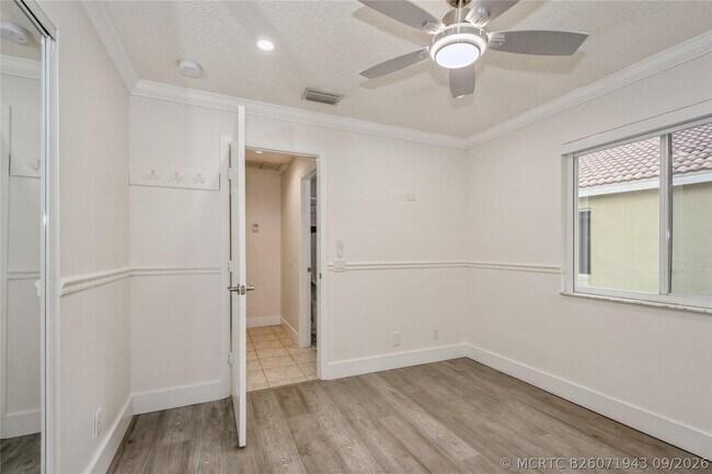 Building Photo - 4367 Dogwood Cir