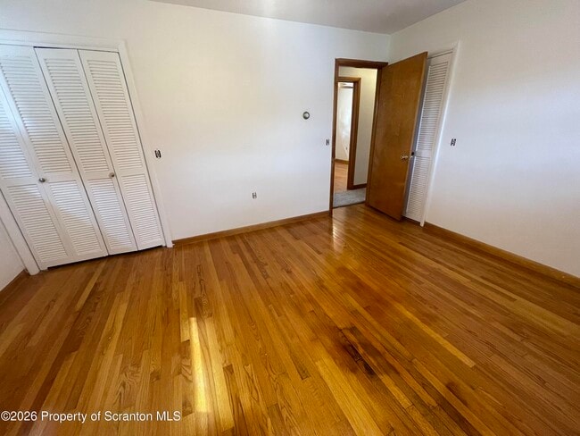 Building Photo - 708 Woodmere Ave