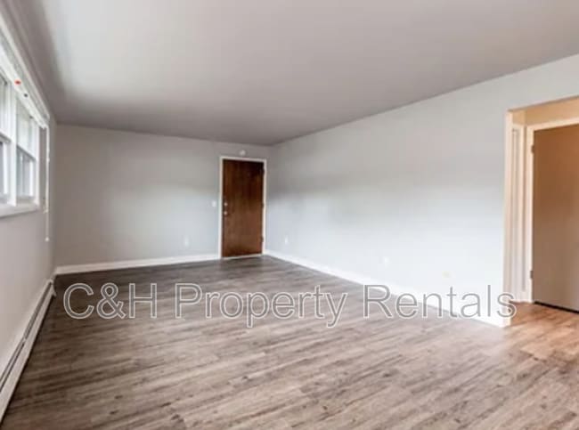 Building Photo - 2119 8th Ave N