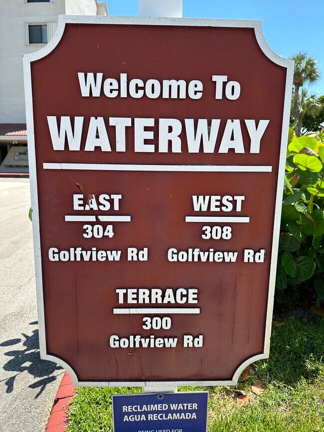 Building Photo - 308 Golfview Rd