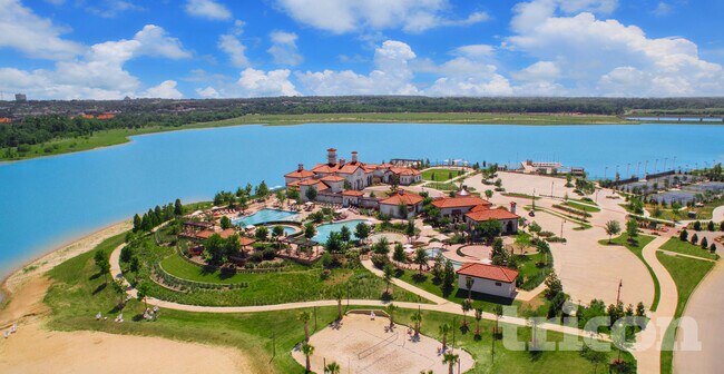 Building Photo - 715 Lacewing Dr