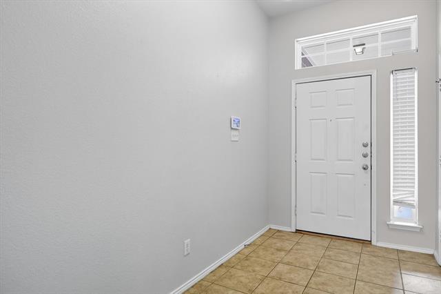 Building Photo - 512 Crescent Creek Ln