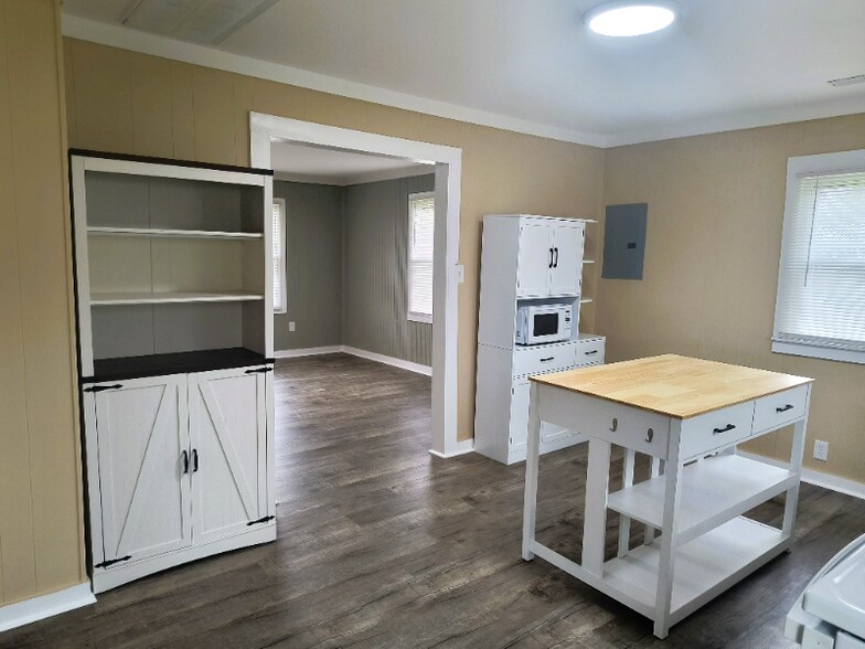 Building Photo - 916 Finley Beech Rd