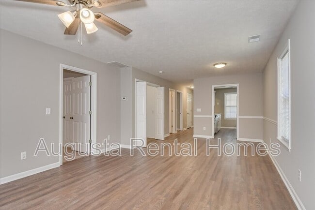 Building Photo - 109 Kelly Dr