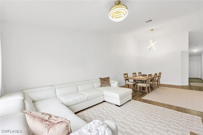 Building Photo - 22741 Sandy Bay Dr